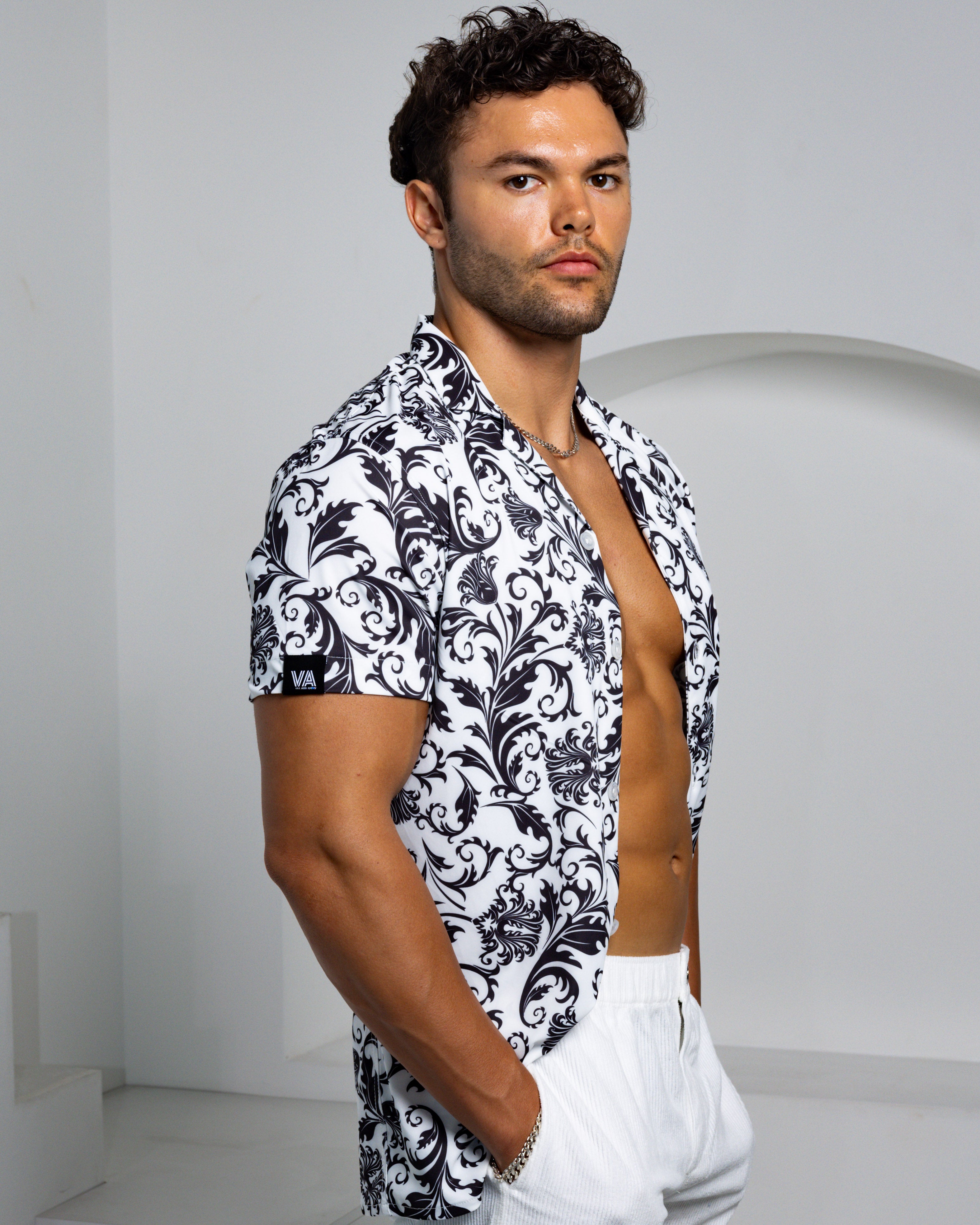 ari様ジバンシー シルク100% シャツ Men's Ice Silk Shirt - QING HUA CI – Vaquita The Label