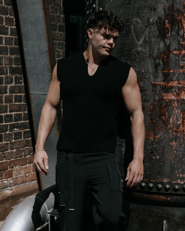 Men’s Oversized Sleeveless Knitted Vest - Black