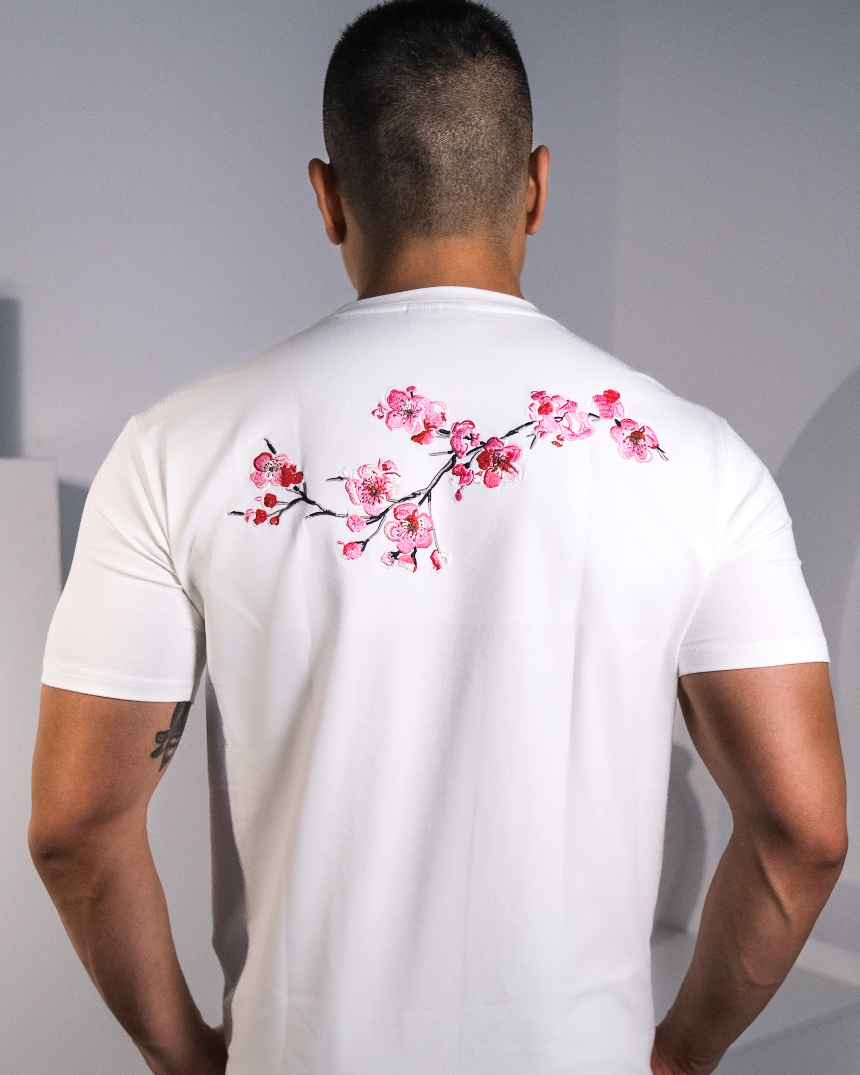 astrostuffs SAKURA 桜Tシャツ ホワイト IMG_22452.jpg?v=1752019075&
